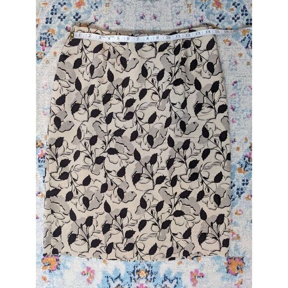 Sandra King Tan and Brown Floral and Leaf Print Silk Pencil Skirt - 8 - Picture 5 of 8